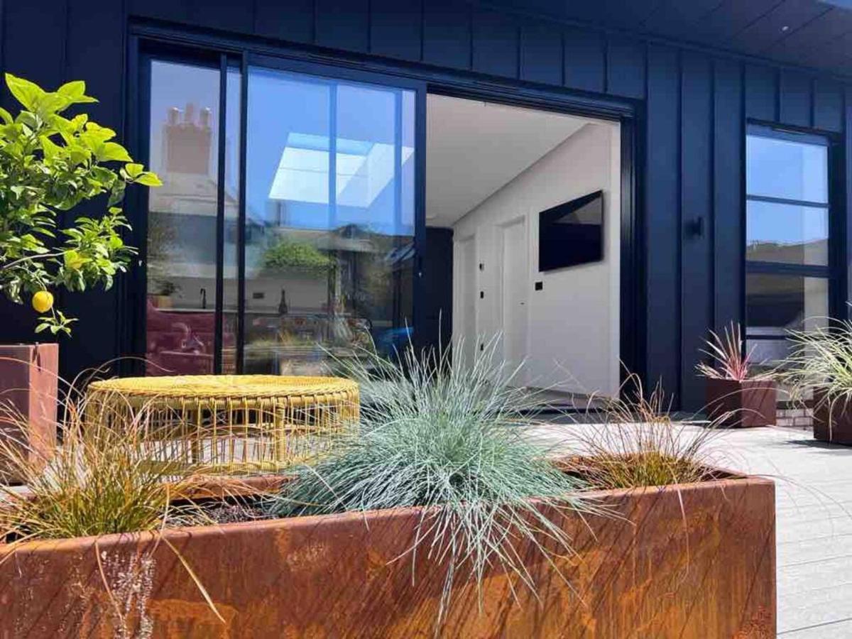 Modern Design, Parking, Central Of Christchurch Христчёрч Экстерьер фото